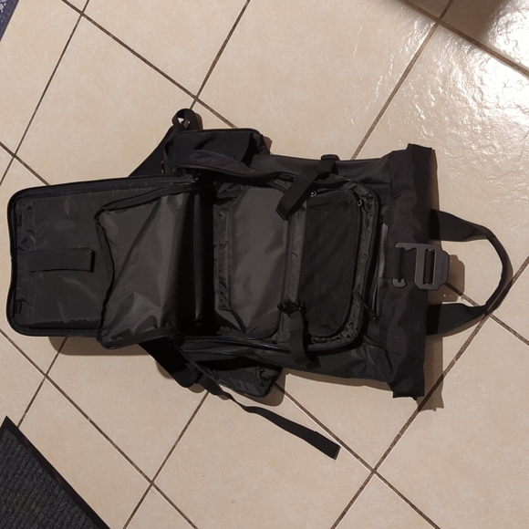WANDRD original PRVKE 21L roll-top camera bag backpack commuter - Picture 2 of 3